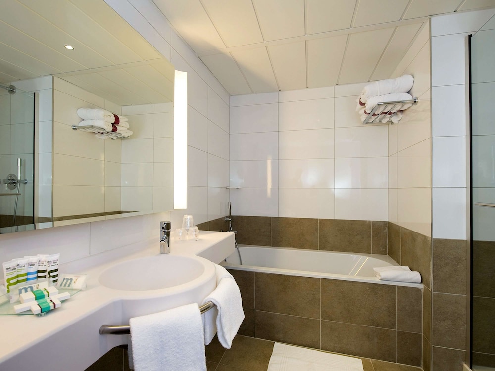Privilege Room - a double bed and a trundle bed  for 2 people - Photo 7