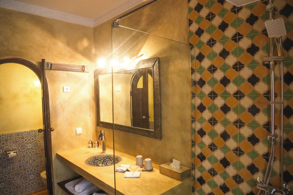 Superior Double or Twin Room - Photo 30