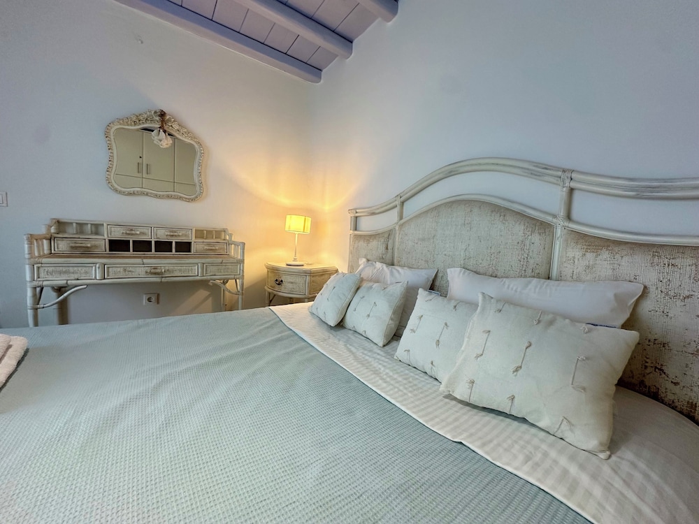 Comfort Apartment, Poolside
