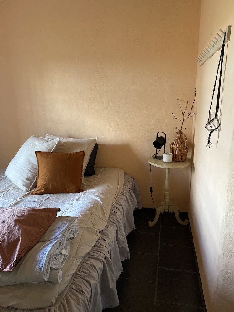 Basic Double Room (9)
