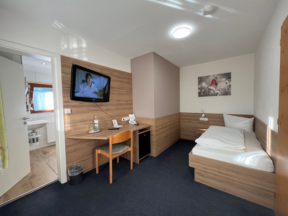 Single Room photo 2