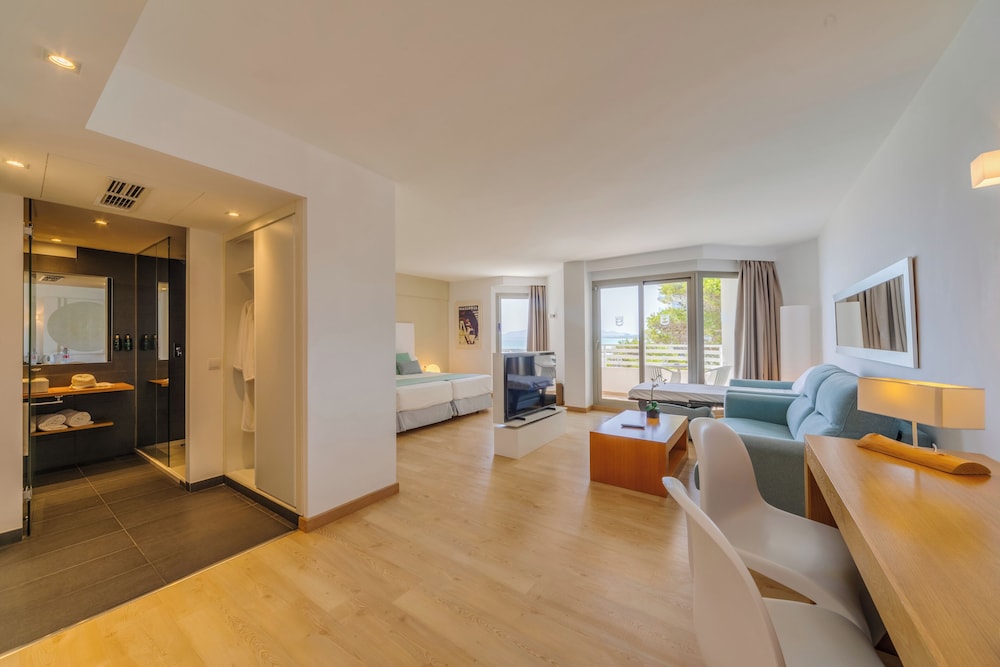 Junior Studio Suite, Partial Sea View (2 Adultos + 1 Child)