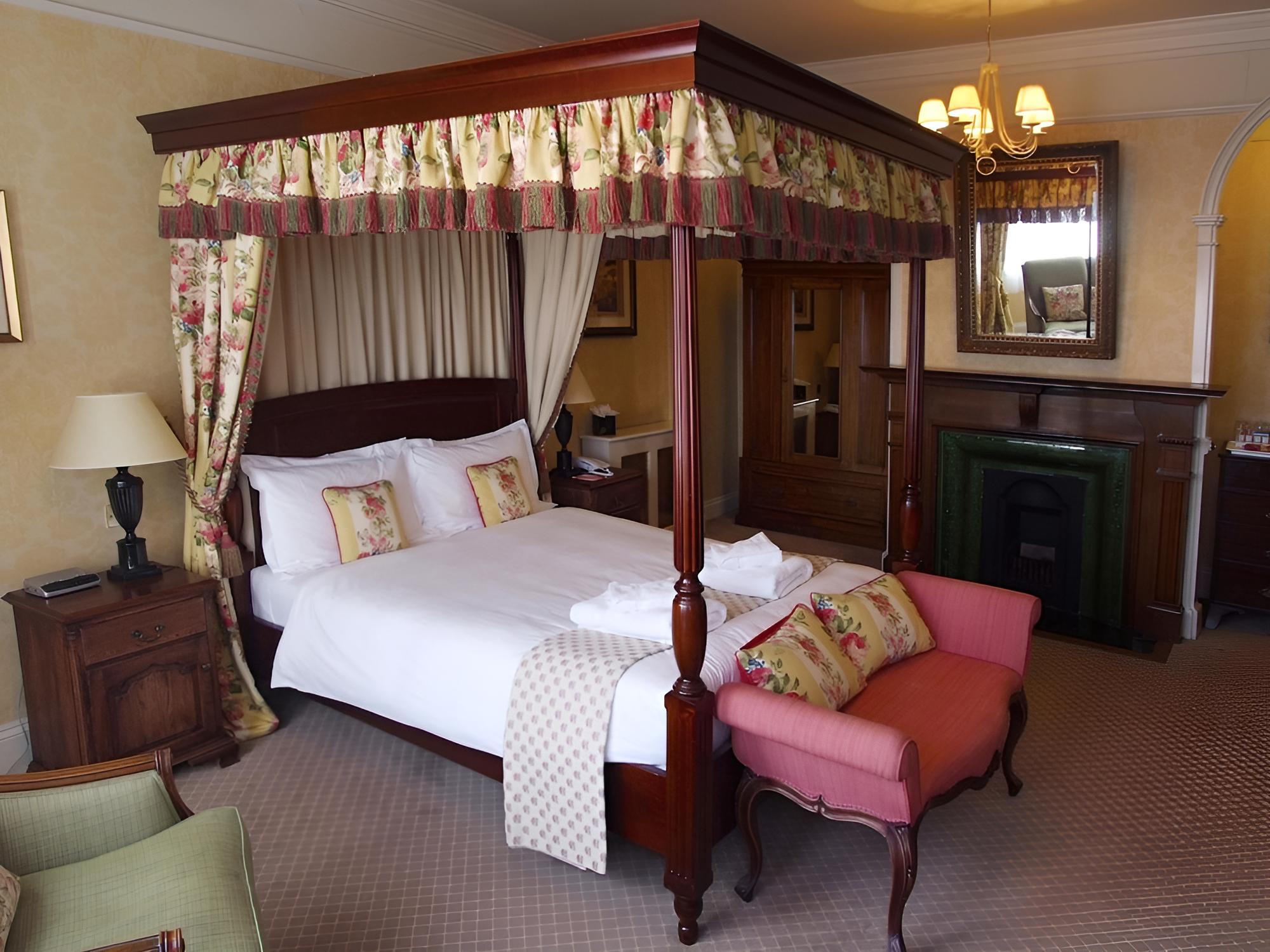 Double Room (Four Poster) photo 1