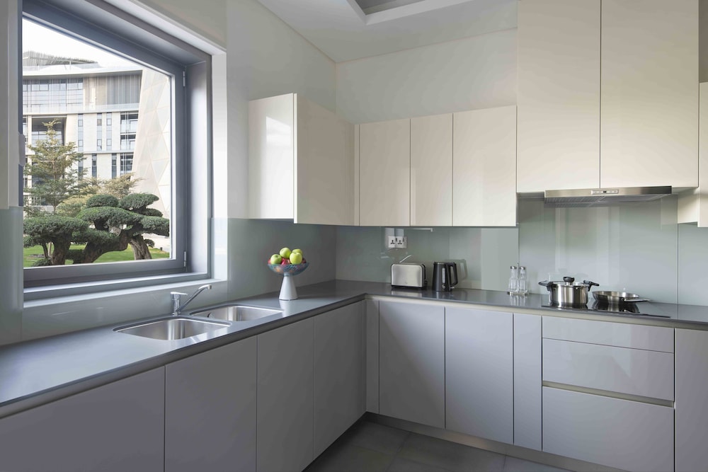 Two Bedroom Bliss Apartment - Photo 3