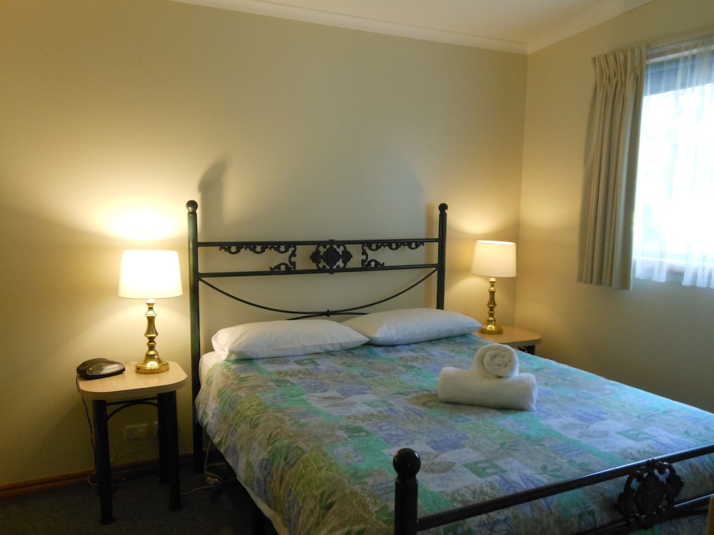 Luxury 2 Bedroom Cottage photo 2