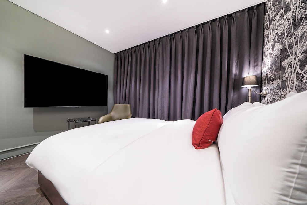 Deluxe Double or Twin Room, Shower Grab Bars, Private Bathroom