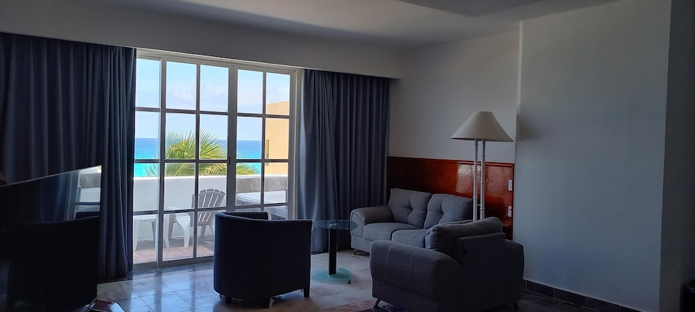 Two Bedroom Ocean View with Pool - Photo 1