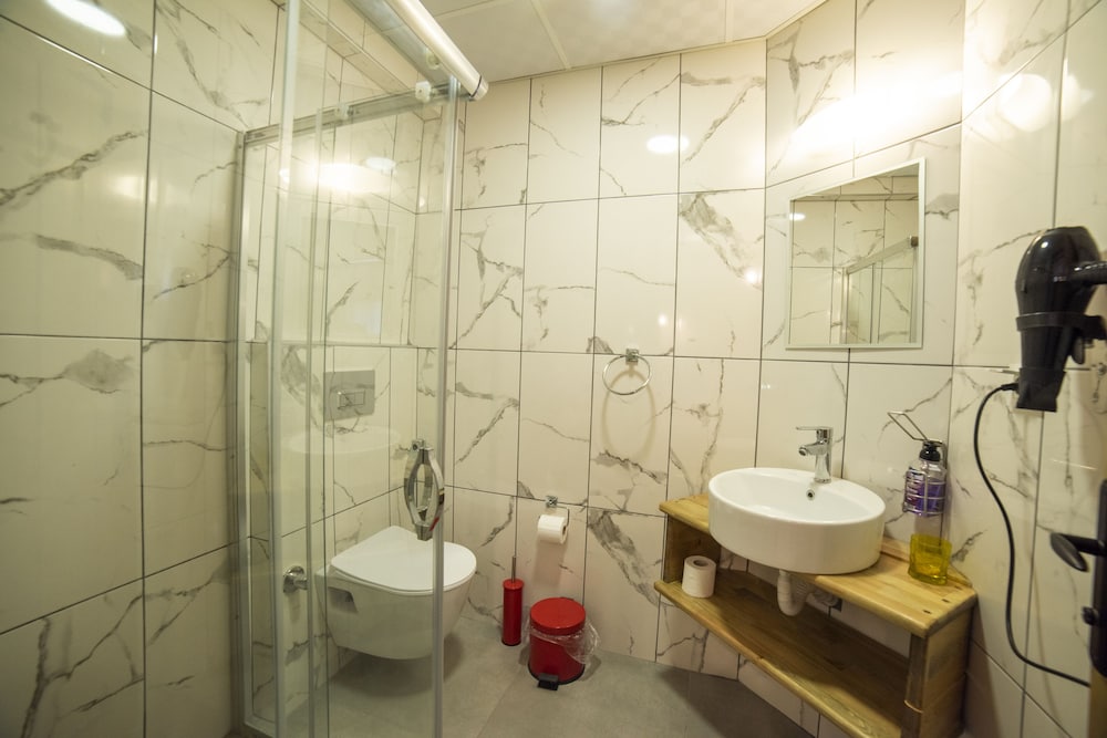 Standard Double Room - Photo 10
