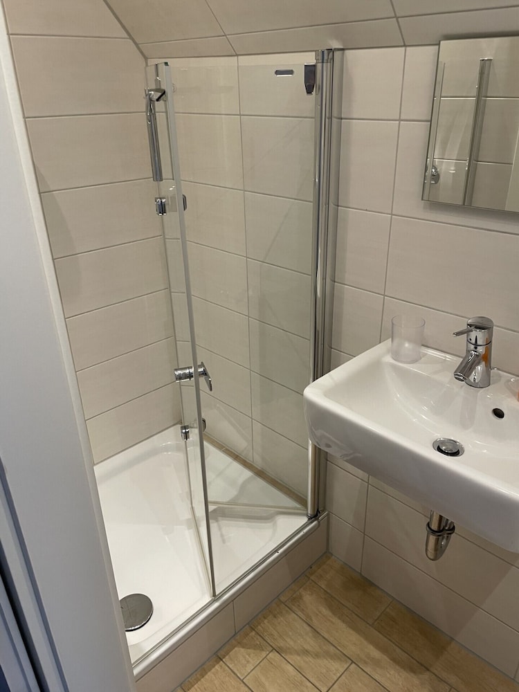 Basic Double Room photo 3