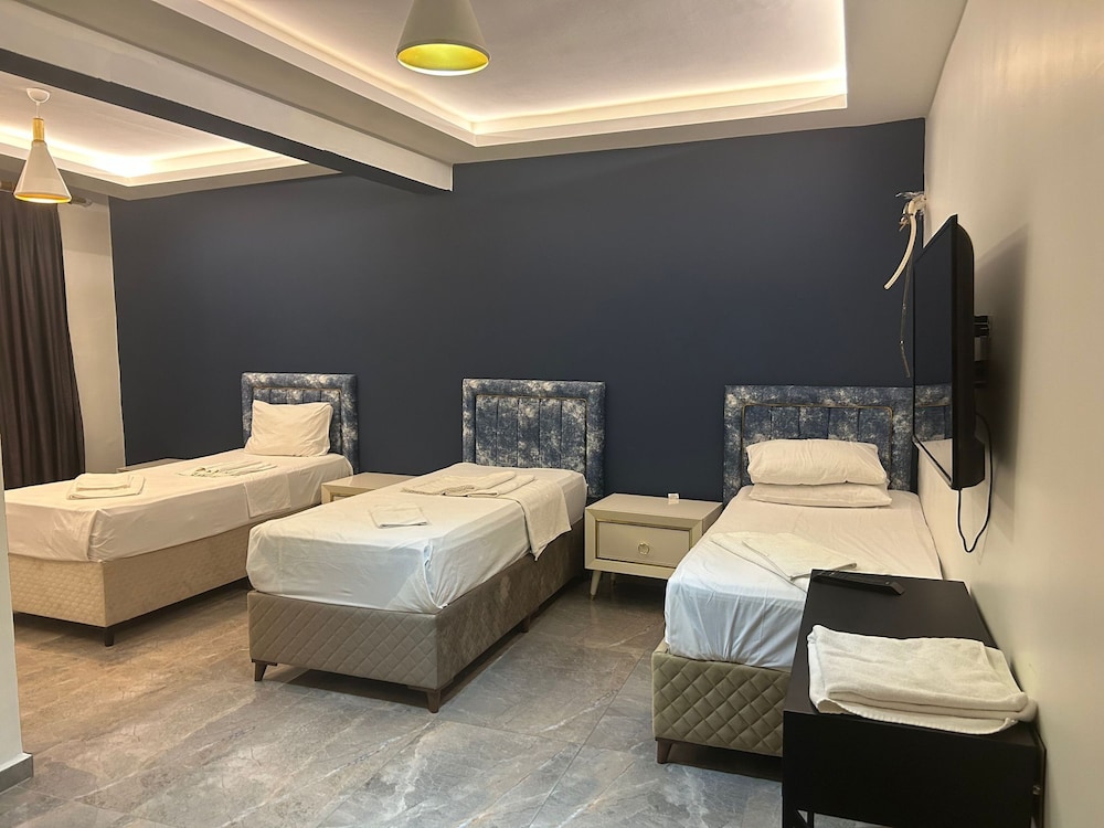 Comfort Suite photo 2