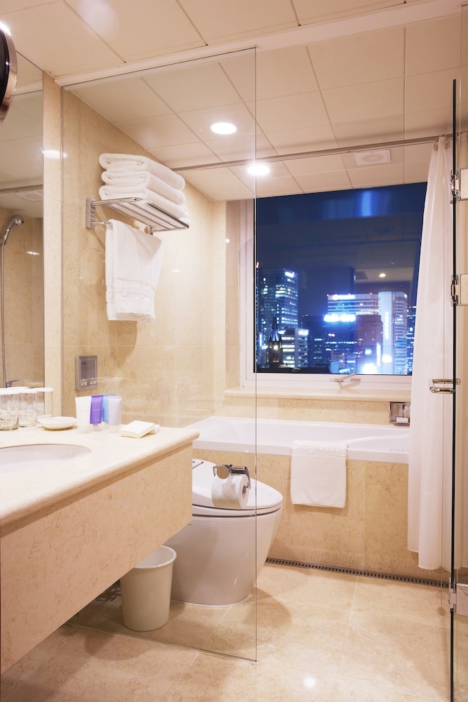 Deluxe Triple Room - Photo 9