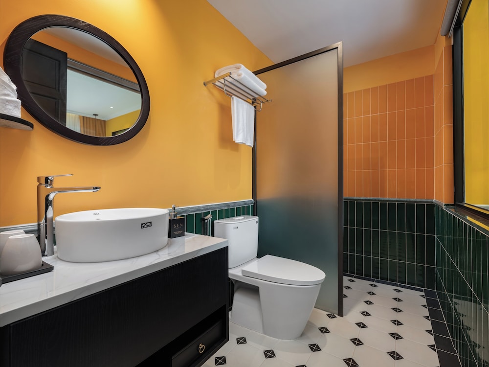 Deluxe Double or Twin Room, Balcony, City View - Photo 4