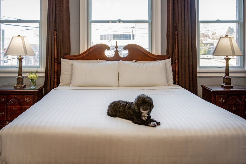 Suite, 1 King Bed (Queen Anne) - Photo 8