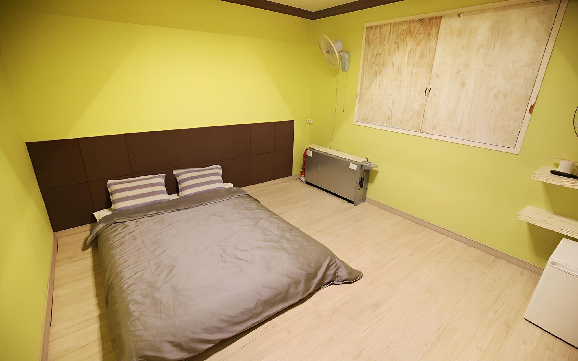 Room (Standard Room (Bed)) - Photo 10