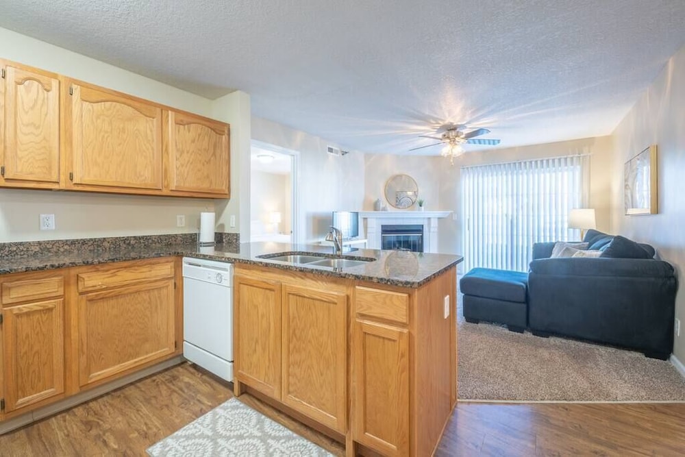 Charming 2BD Home Away From Home, Foto 12