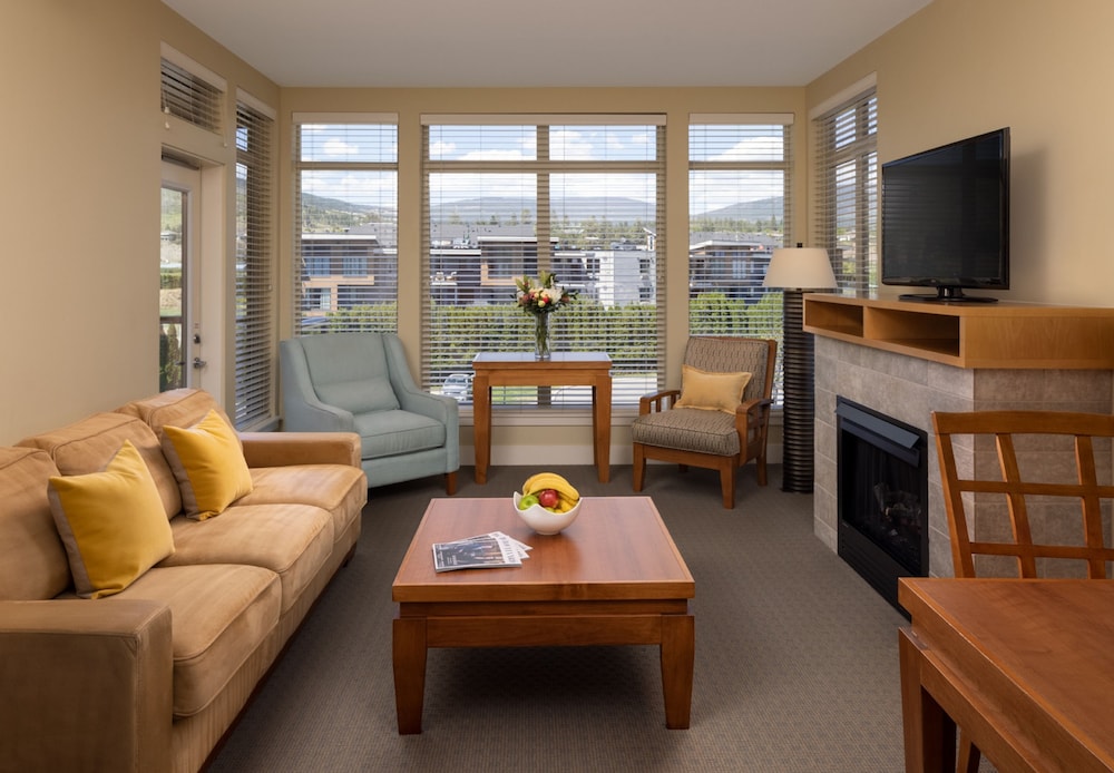 Suite, 1 Bedroom, Lake View photo 2