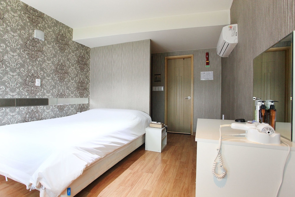 Standard Room photo 2