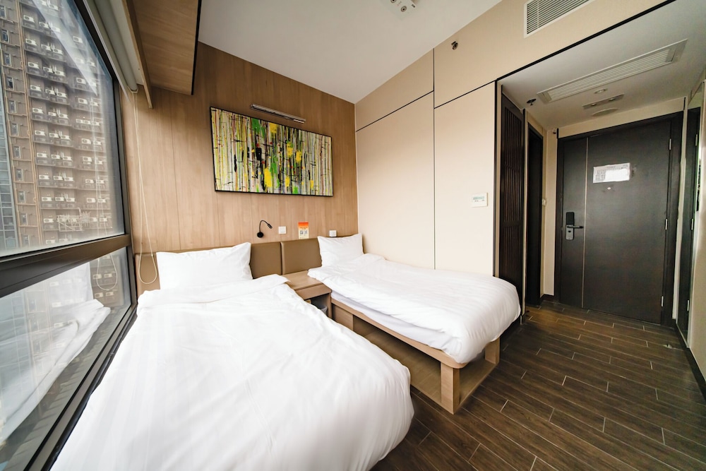 Deluxe Double or Twin Room photo 1