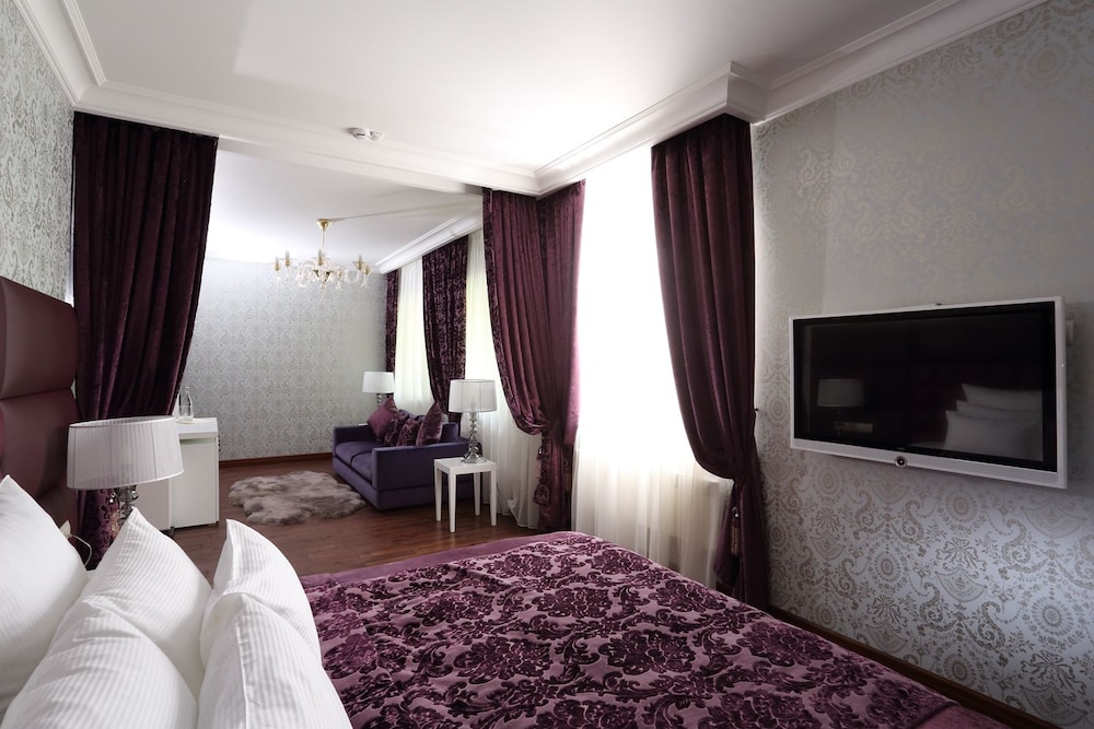 Suite, 1 Bedroom photo 2