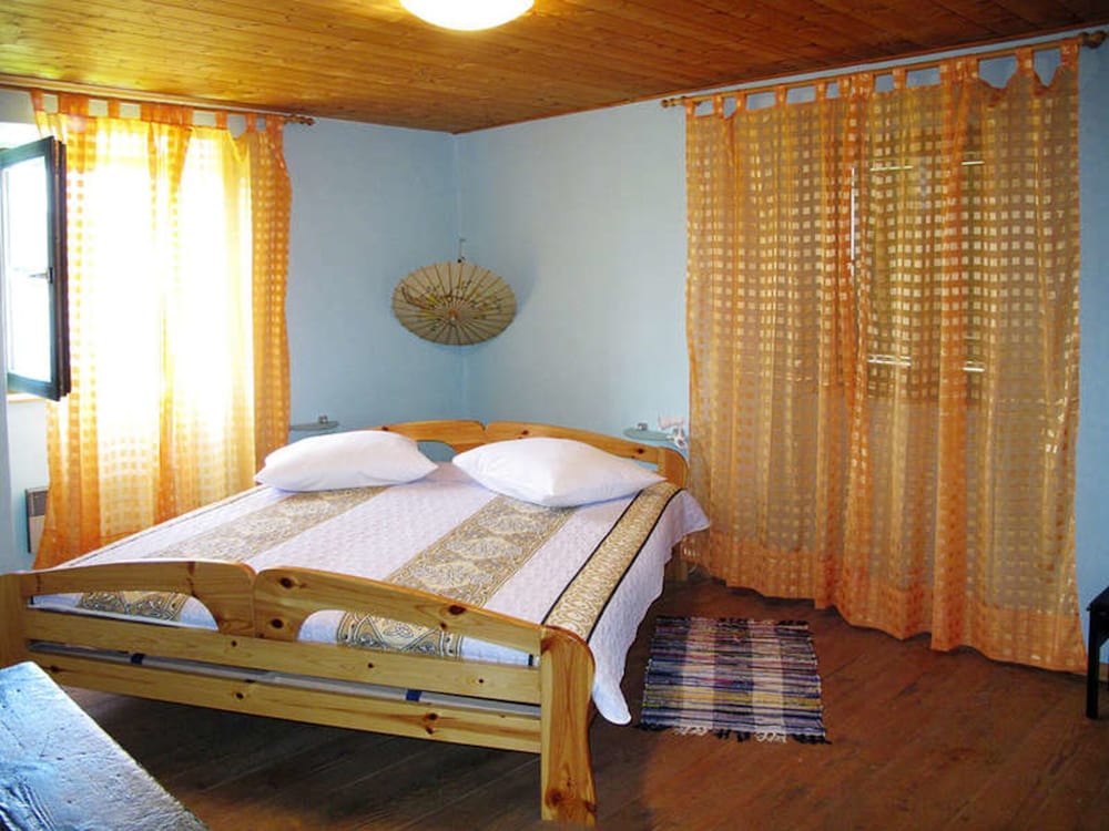 House, 2 Bedrooms, Terrace, Garden View
