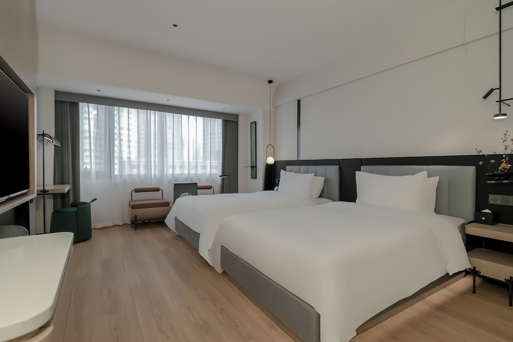 Superior Twin Room, City View