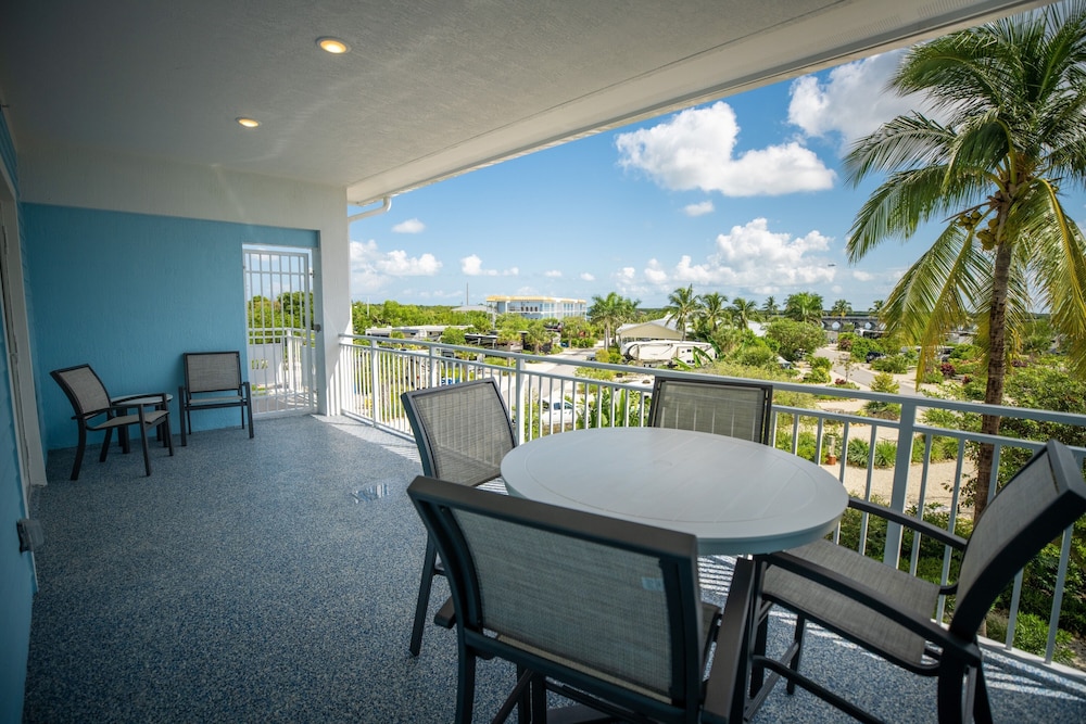 Deluxe Suite, Balcony photo 3