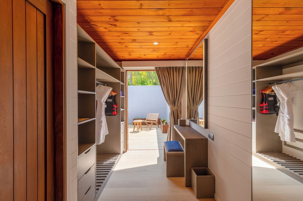 Two Bedroom Beach Pool Villa - Photo 2