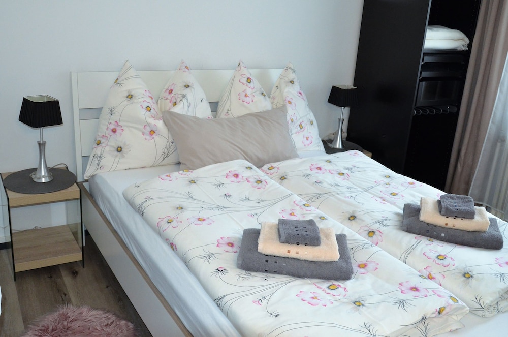 Classic Double Room, 1 King Bed, Garden View (Rose/Grey Nr 5) photo 1