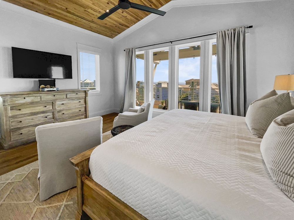 House, Multiple Bedrooms photo 3