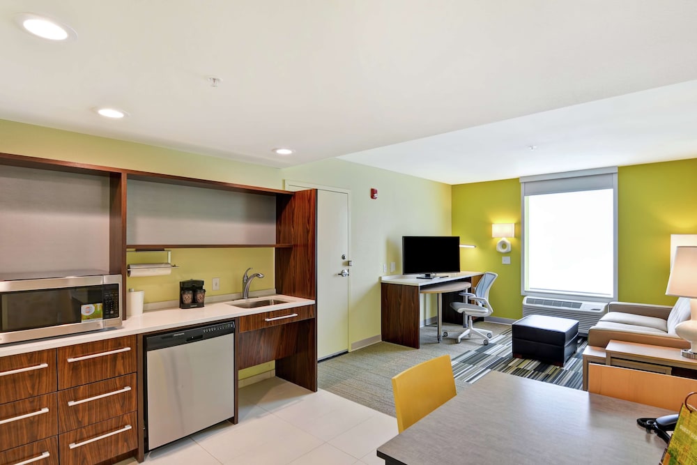 Suite, 1 Queen Bed, Accessible (Hearing) photo 1