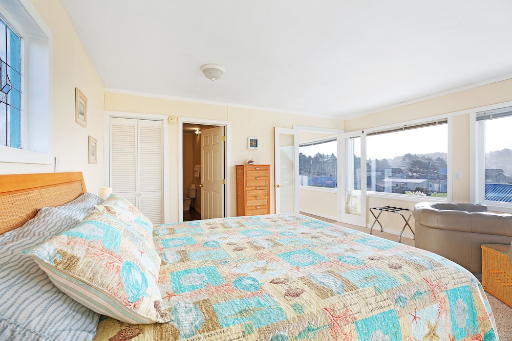 Standard Condo, 1 Queen Bed with Sofa bed, Kitchen, Ocean View photo 1