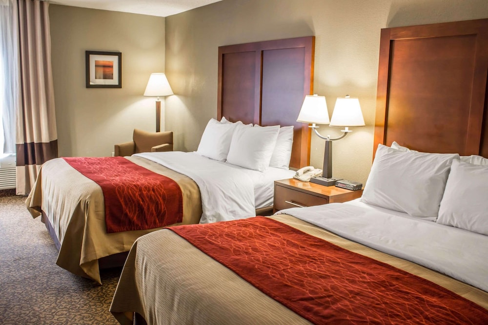 Standard Room, 2 Queen Beds, Non Smoking - Photo 4
