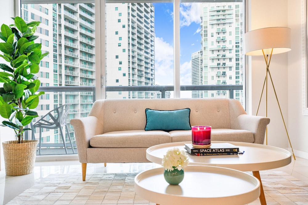 Boutique Apart, 1 King & Sofa Bed, Sauna, River/City Views, Balcony2603