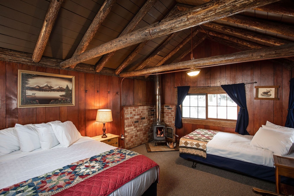 Signature Cabin, Multiple Beds, Fireplace photo 2