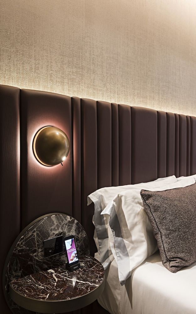 Deluxe Room, 1 King Bed
