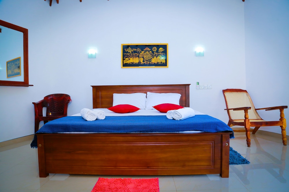 Comfort Bungalow, 1 King Bed, Lagoon View, Lakeside