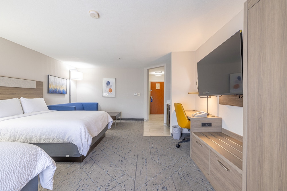 Suite, Multiple Beds (Extra Floor Space) - Photo 4