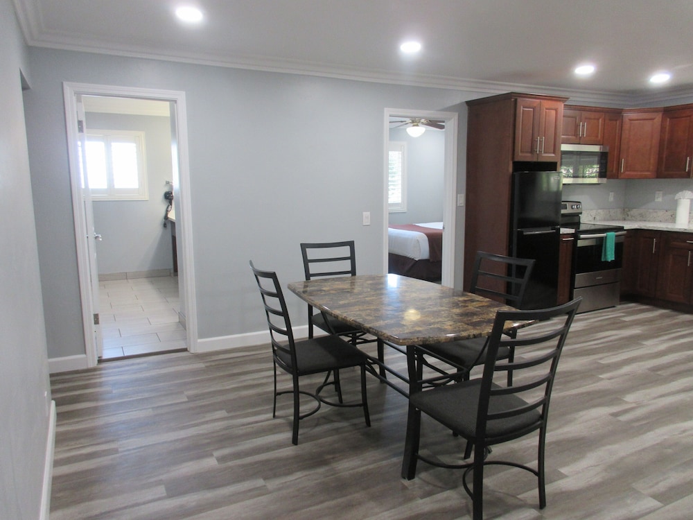 Family Suite, 2 Bedrooms, Kitchen photo 3