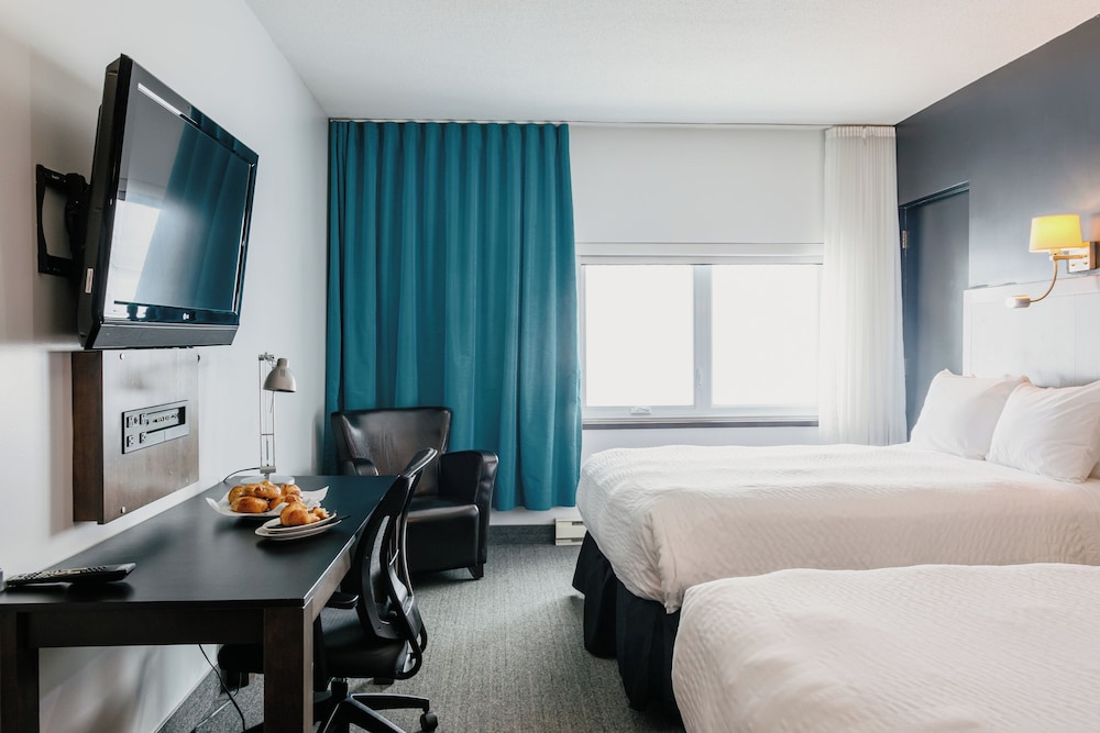 Comfort Room, City View - Photo 1