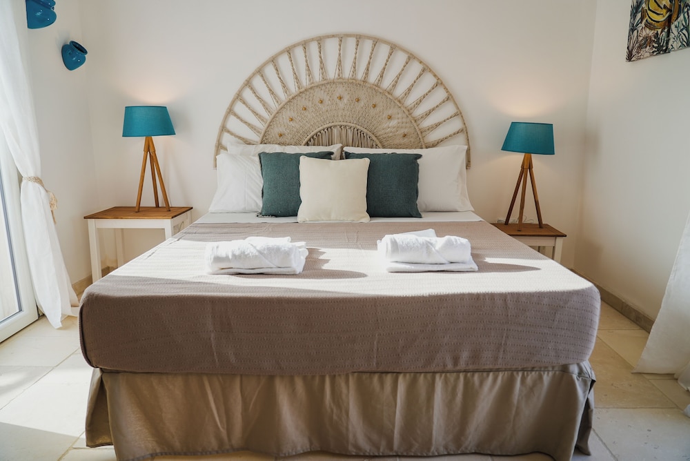 Luxury Room, Balcony, Partial Sea View