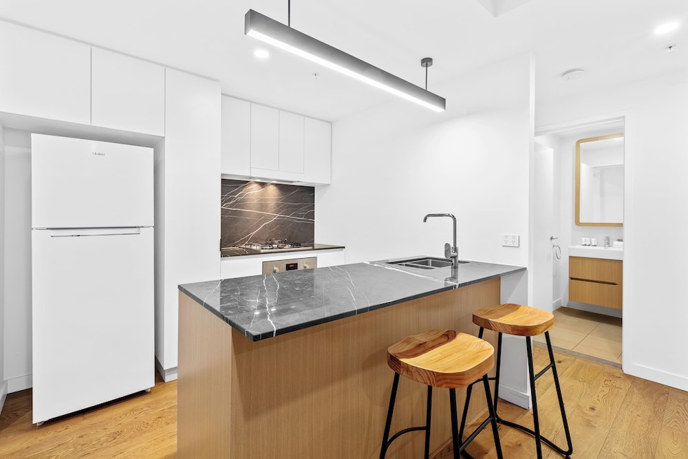 Two Bedroom One Bathroom Compact Apartment - Photo 10
