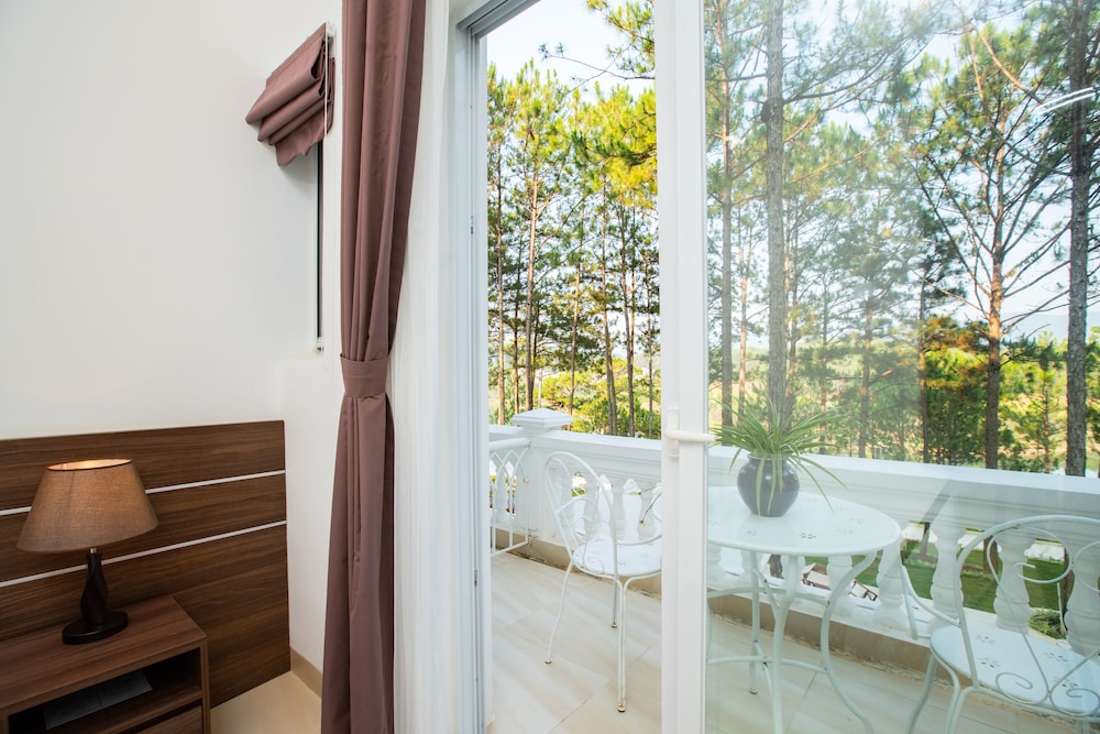 Deluxe Double or Twin Room, Lake View - Photo 7