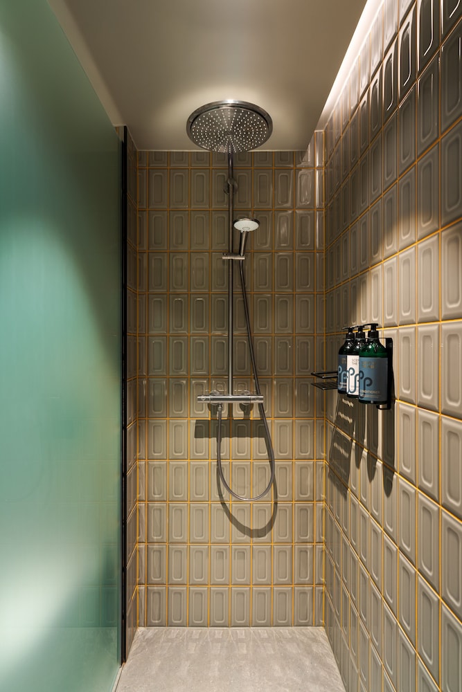 Signature Room - Photo 2