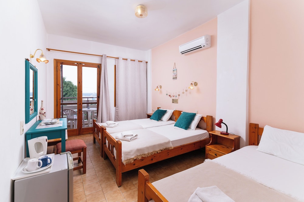 Triple Room, Balcony, Courtyard View