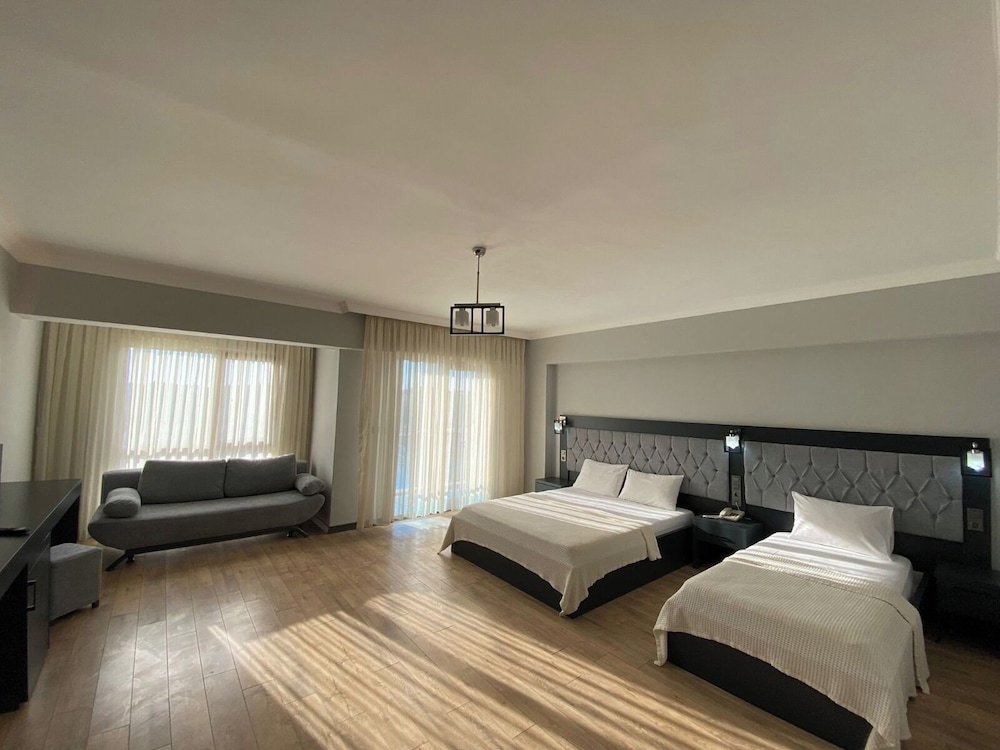Superior Triple Room, Multiple Beds photo 1