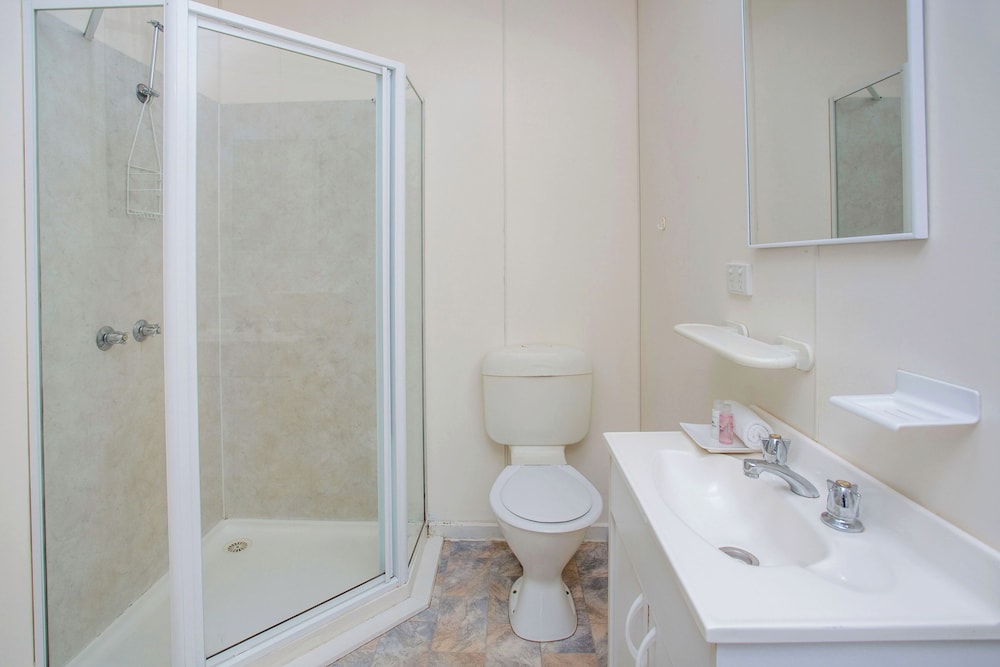 Standard Cabin (Sleeps 4) photo 3