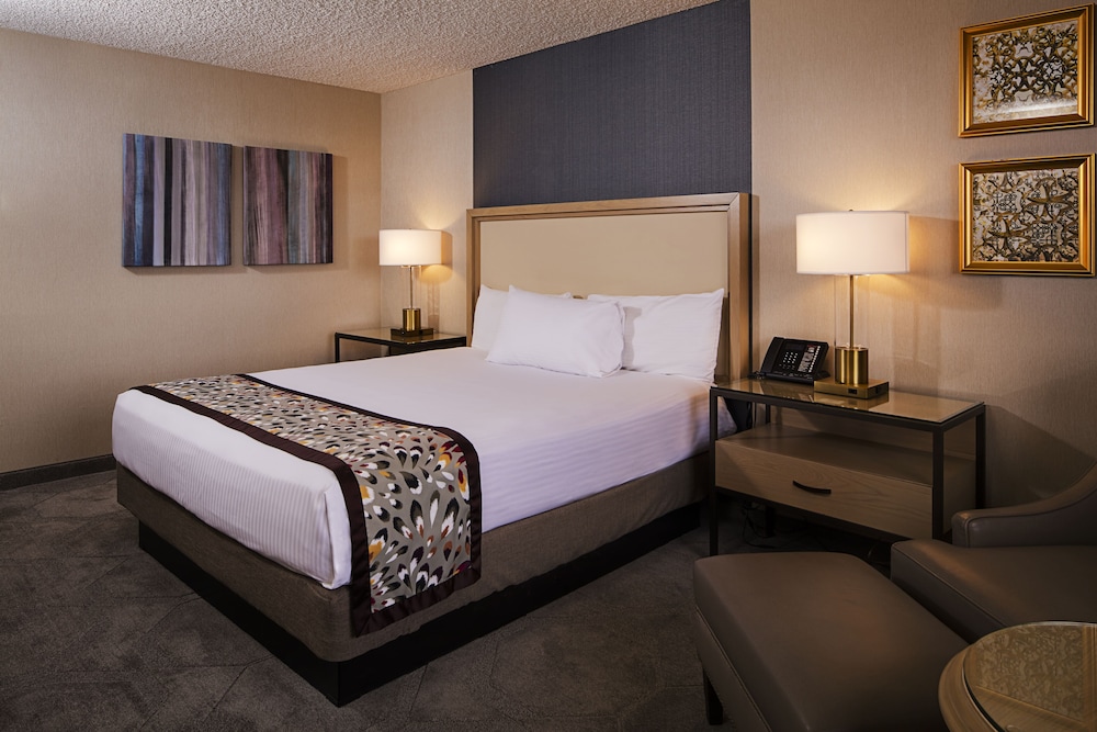 Classic Room, 1 King Bed, Non Smoking - Photo 3