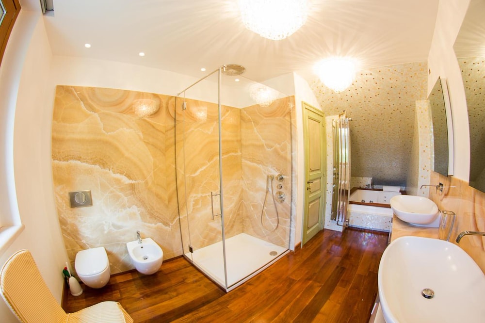 Family Double Room, 2 Bedrooms, Jetted Tub photo 3