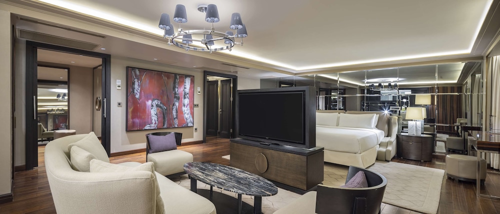 Presidential Suite, Club Lounge Access
