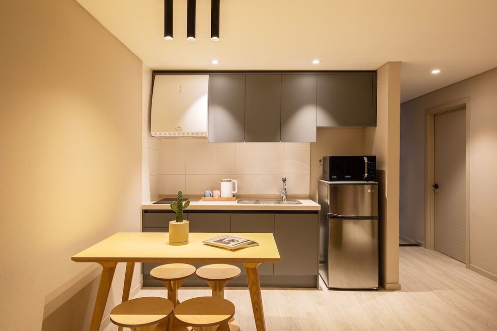 Family L (Kitchenette) photo 2